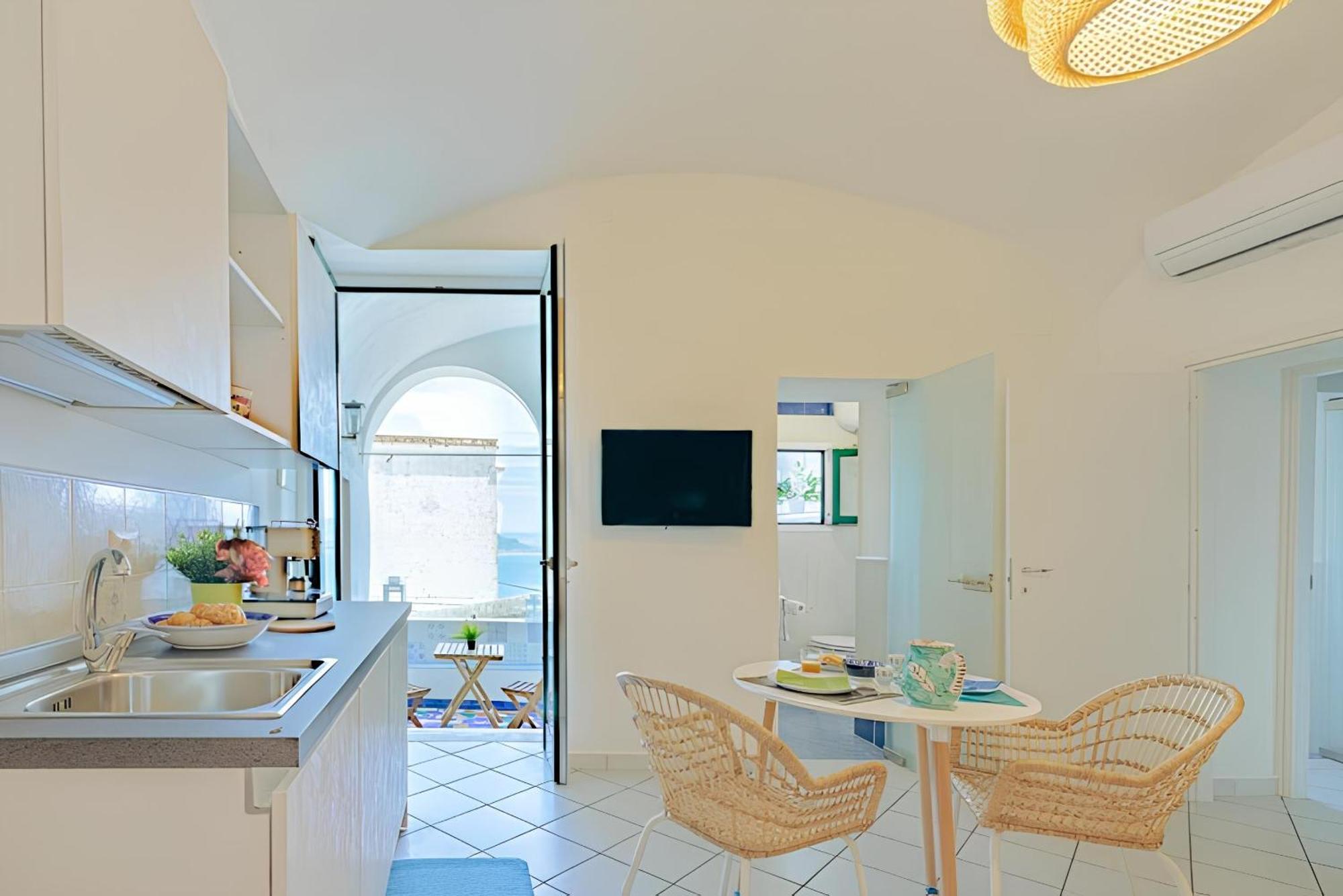 Raito Guest House - Amalfi Coast Vietri Buitenkant foto