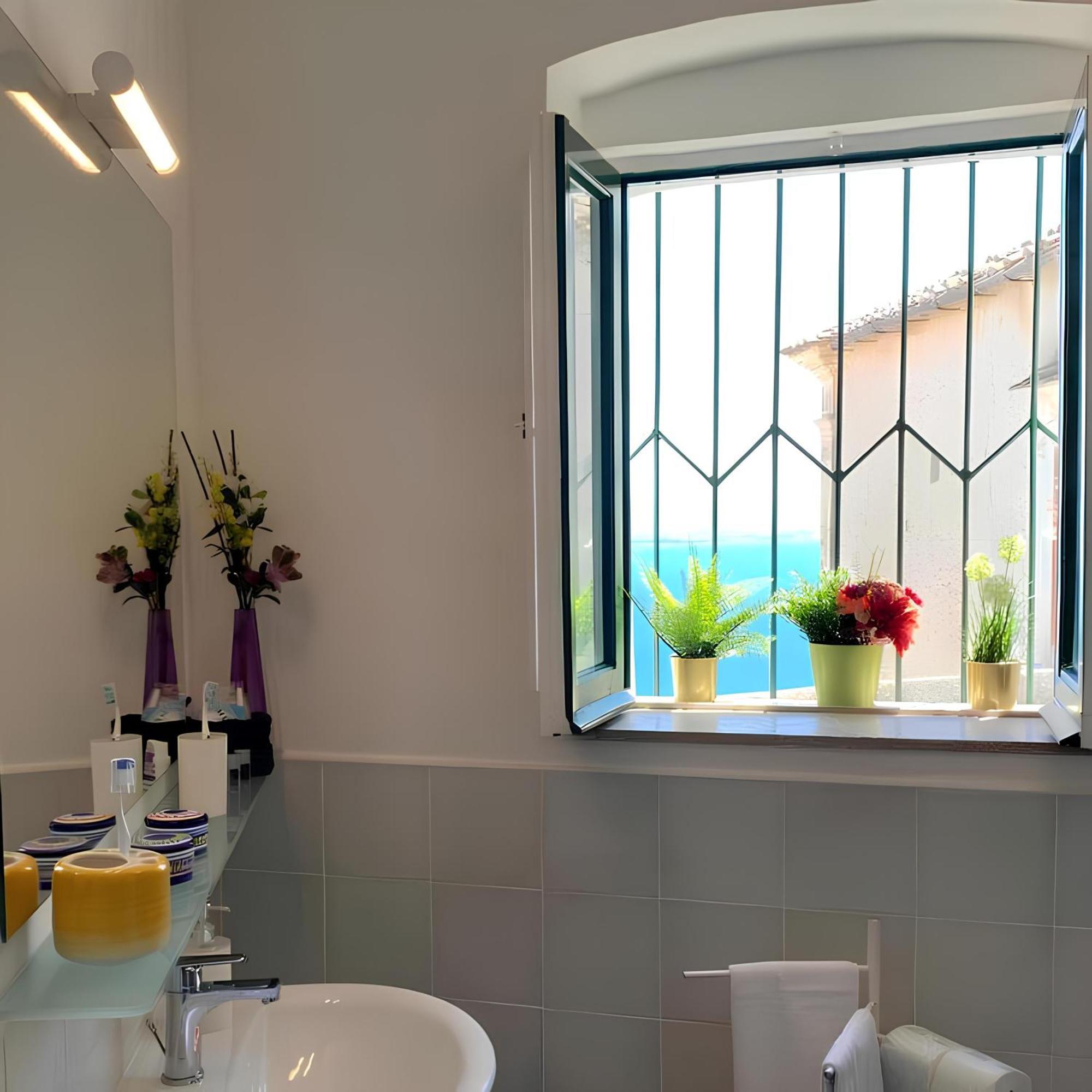 Raito Guest House - Amalfi Coast Vietri Buitenkant foto